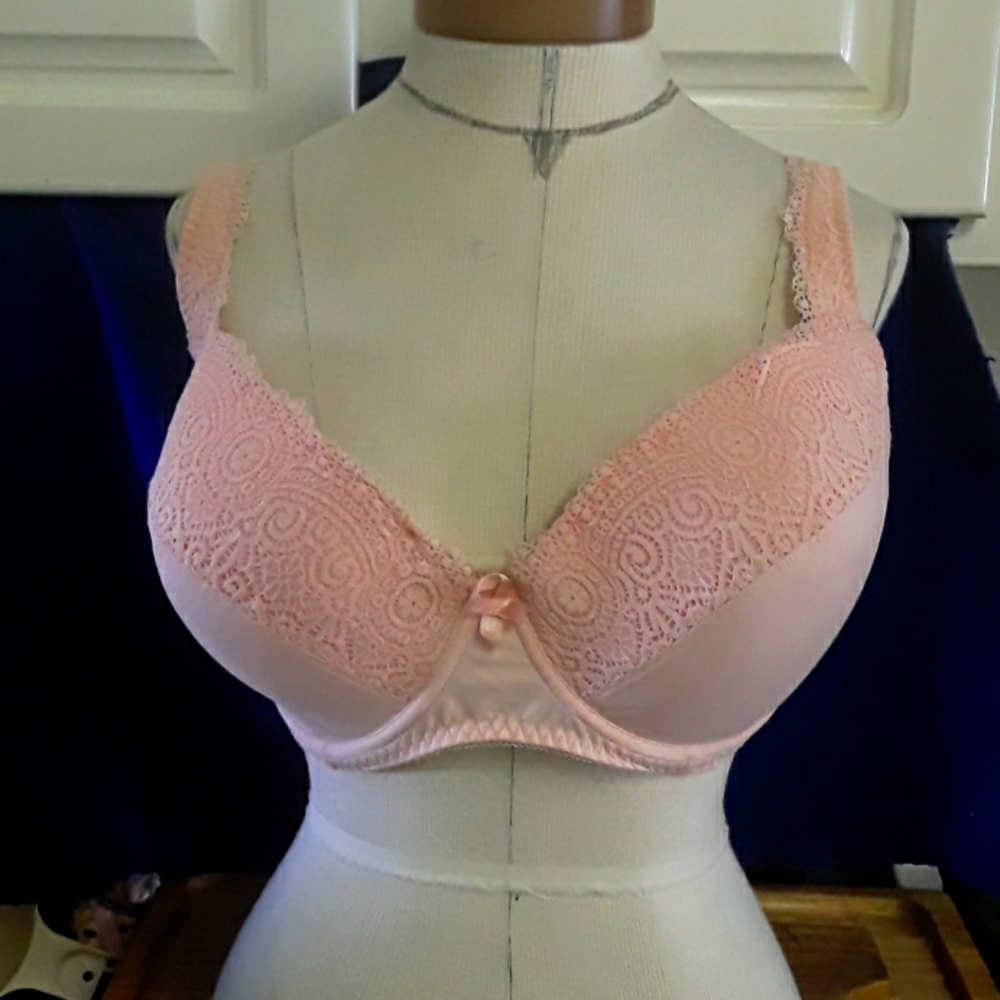 A kiss lace bra size 40E